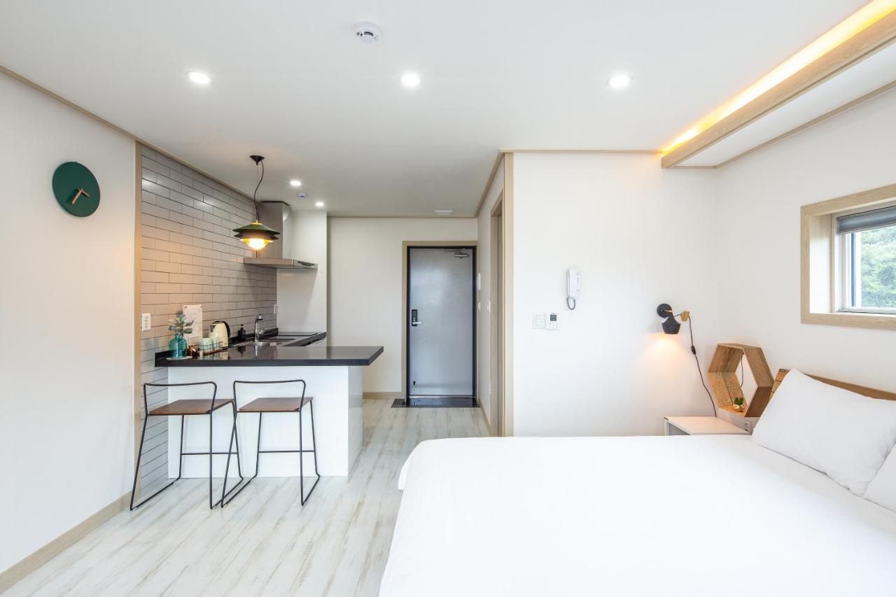 Jeju Abientot Villa Seogwipo Exteriör bild