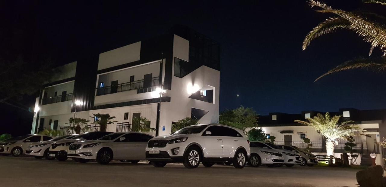 Jeju Abientot Villa Seogwipo Exteriör bild